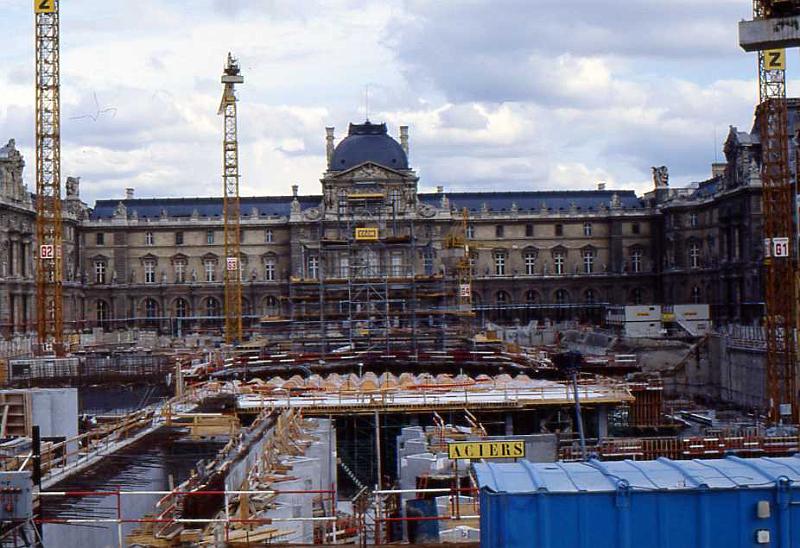 57-Palais du Louvre (lavori per il Grand Louvre),20 aprile 1987.jpg